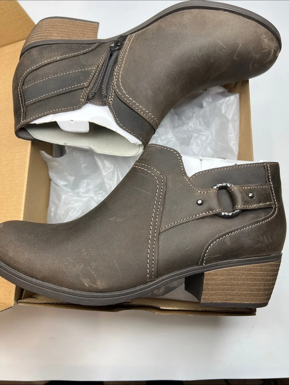 Clarks Women's Charleton Grace Buckled Ankle Booties- Size 7.5M